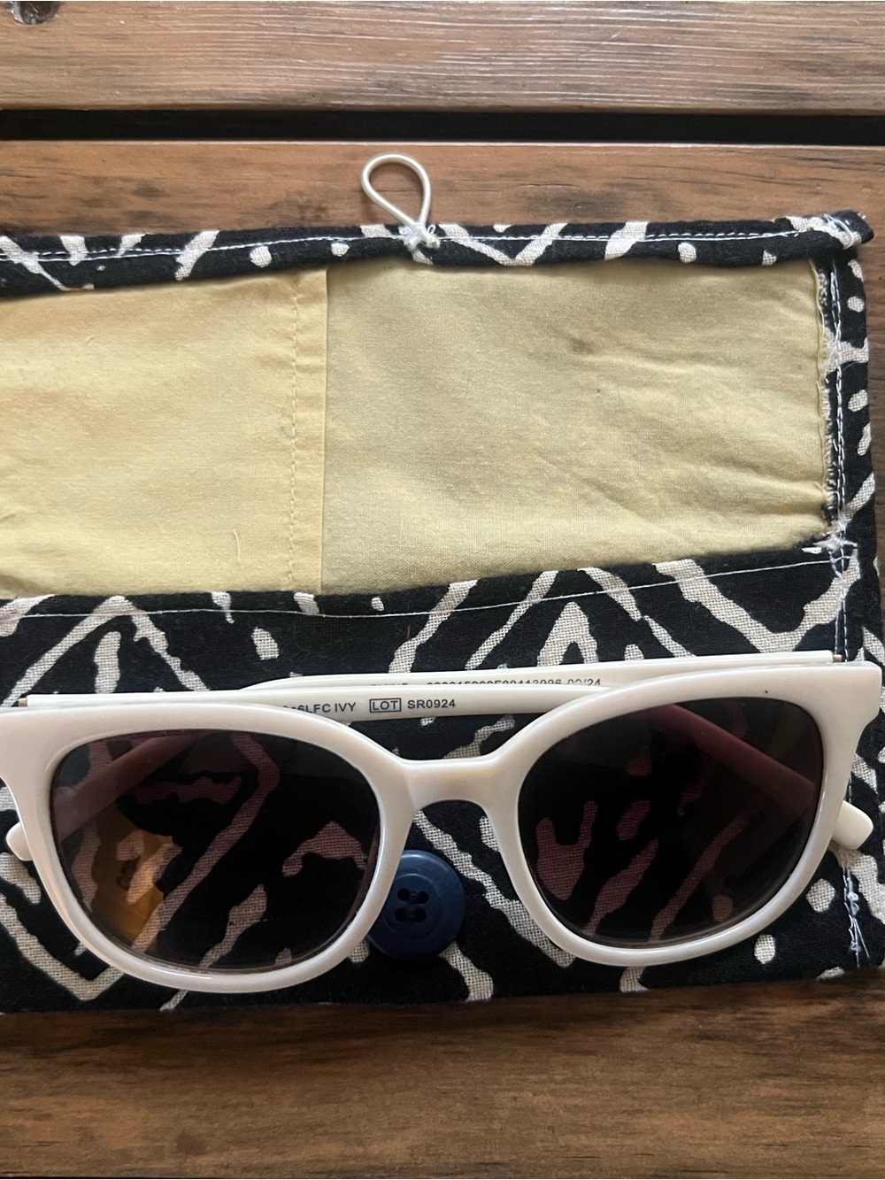 White Cat-Eye Women's Sunglasses with  lovely handmade case
